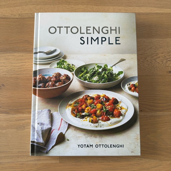 Ottolenghi Simple Cookbook by Yotam Ottolenghi - Picture 1 of 8